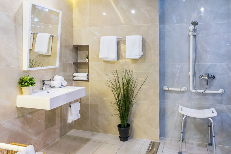 Rénovation d'une salle de bain pour personnes âgées 95