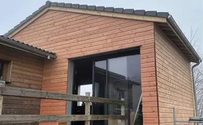 Extension maison bardage bois Volvic image 